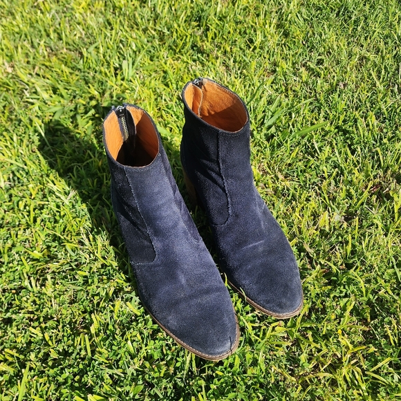 Madewell Shoes - Madewell Black Suede Ankle Booties. Size 9.5